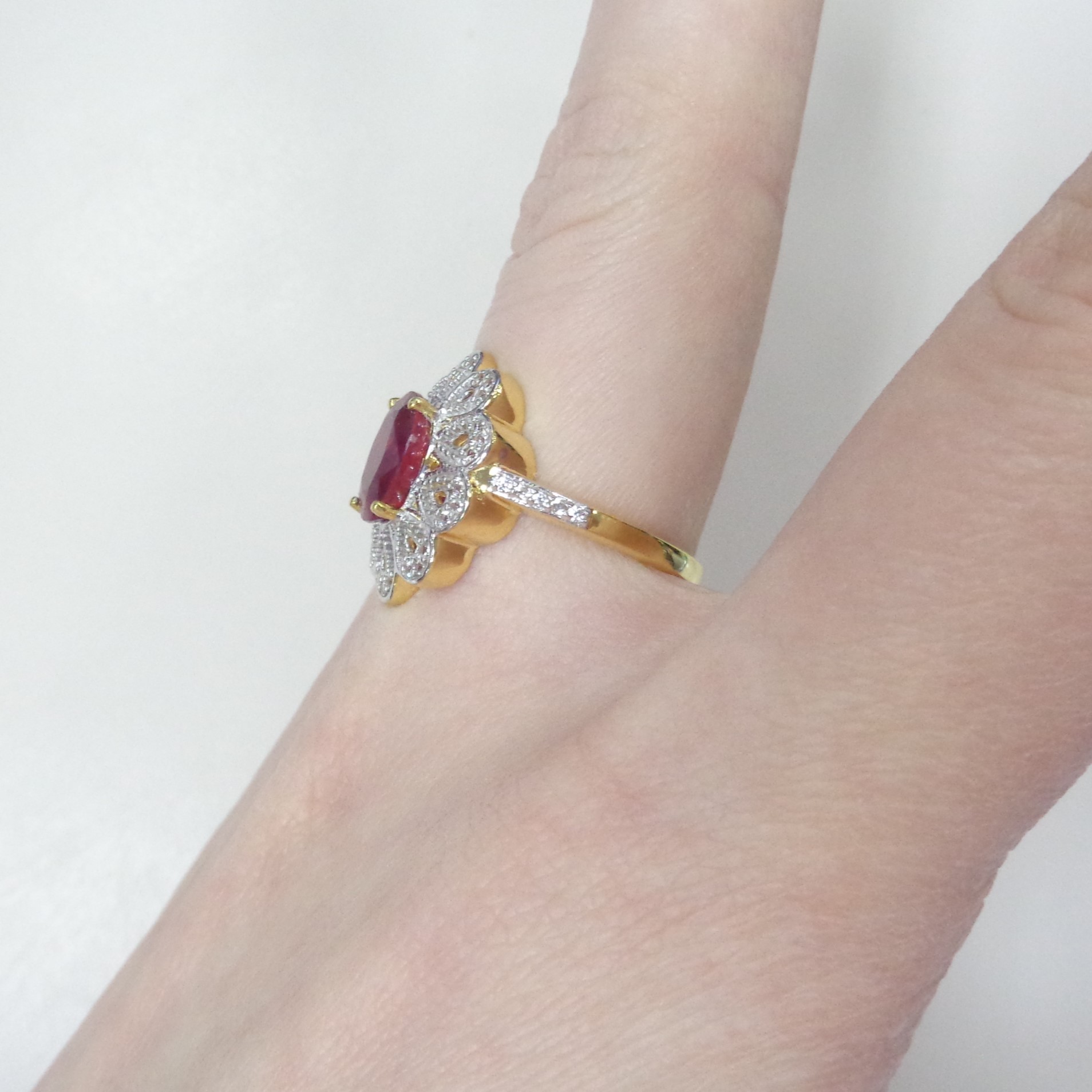 Серебряное кольцо с рубином